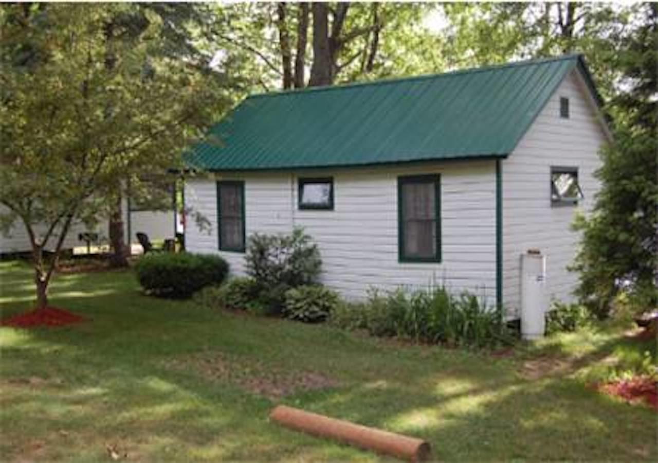 The Elms Waterfront Cottages Lake Luzerne Exterior photo